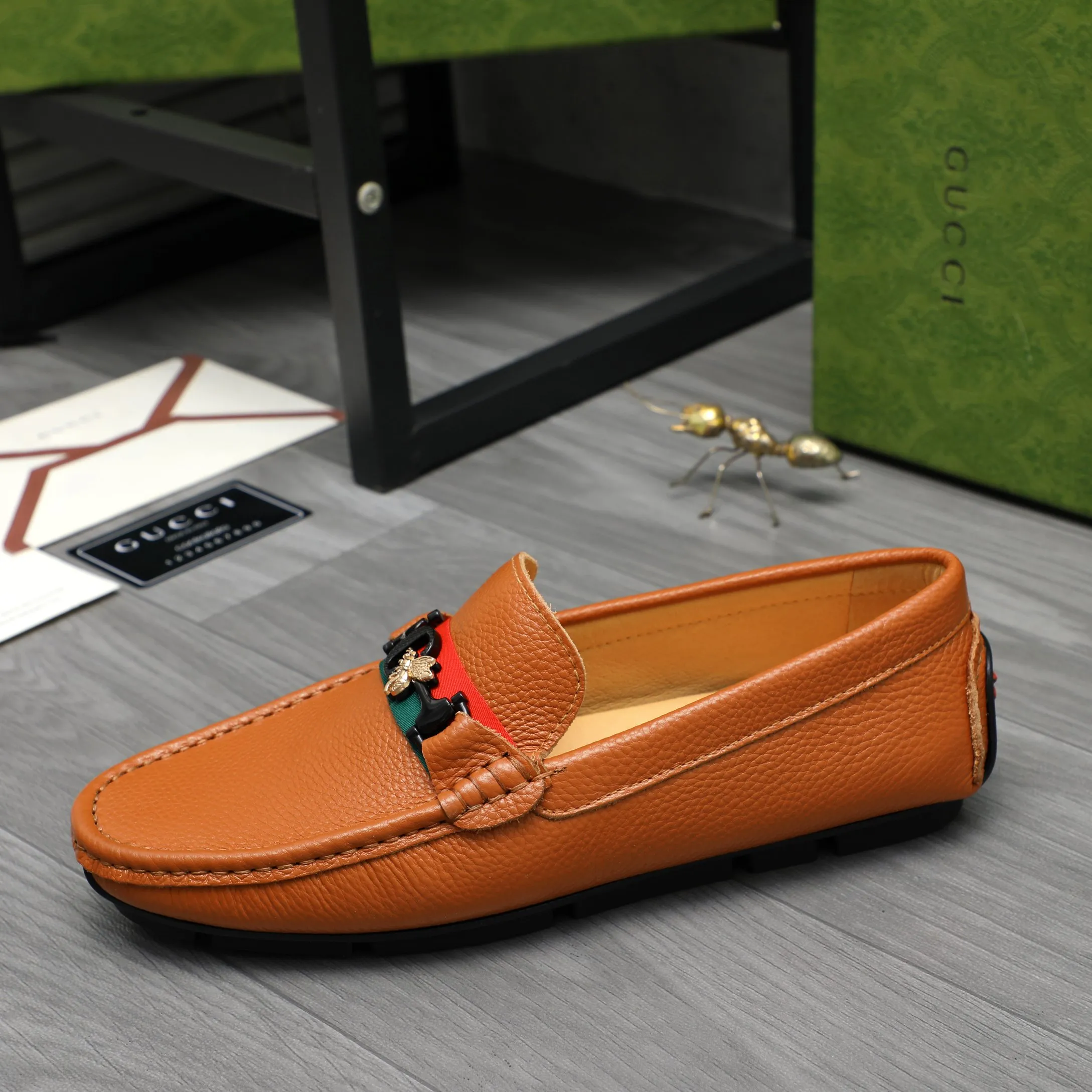 Men's shoes 💰360 Product trademark: GUCCI "Gucci" casual slip-on men's shoes Regular size: 38-45 Product materials: Selected pebbled cowhide upper, pigskin lining, rubber outsole